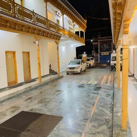 Hotel Dimbir Regency Leh Bagian luar foto