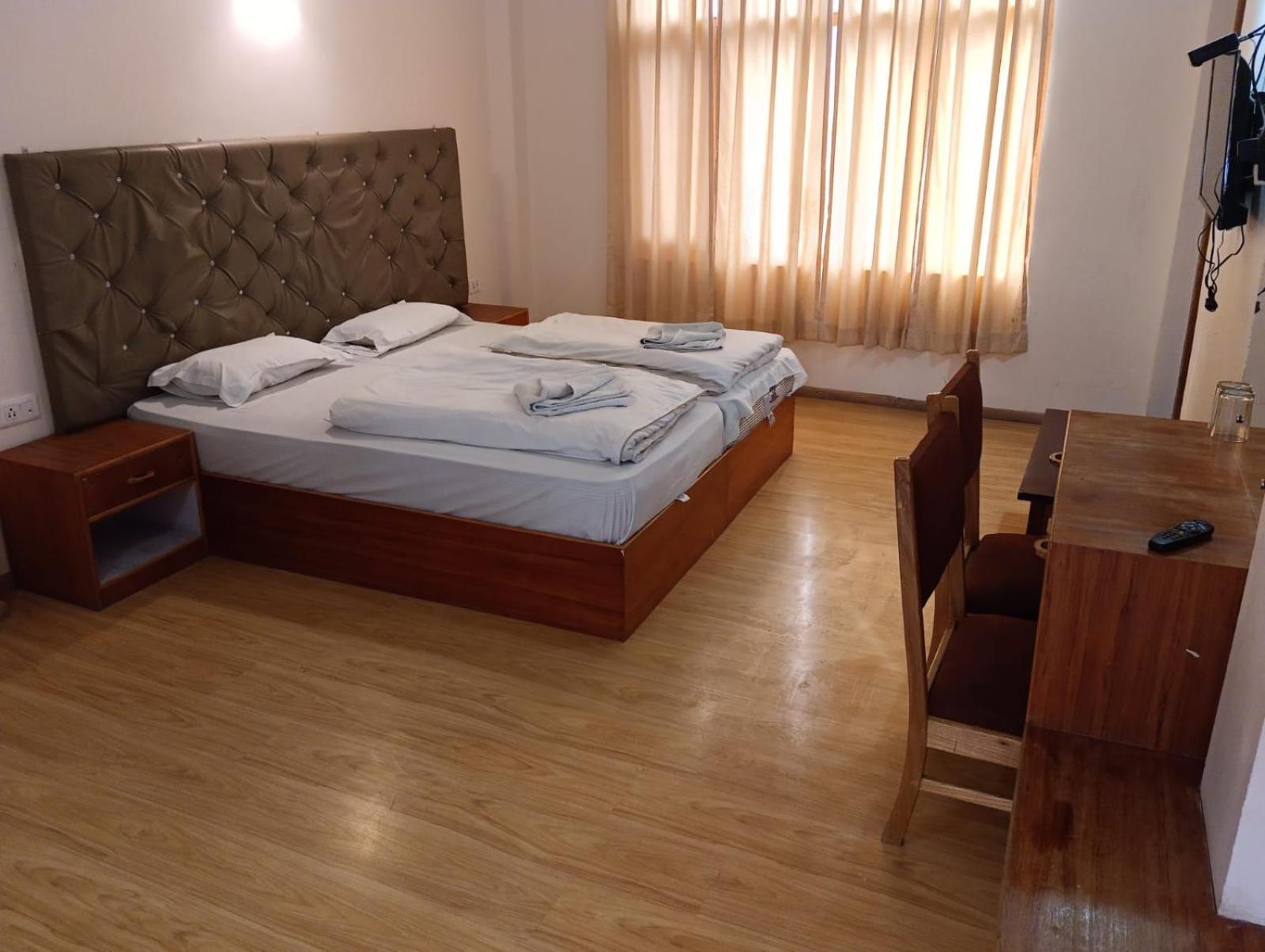 Hotel Dimbir Regency Leh Bagian luar foto