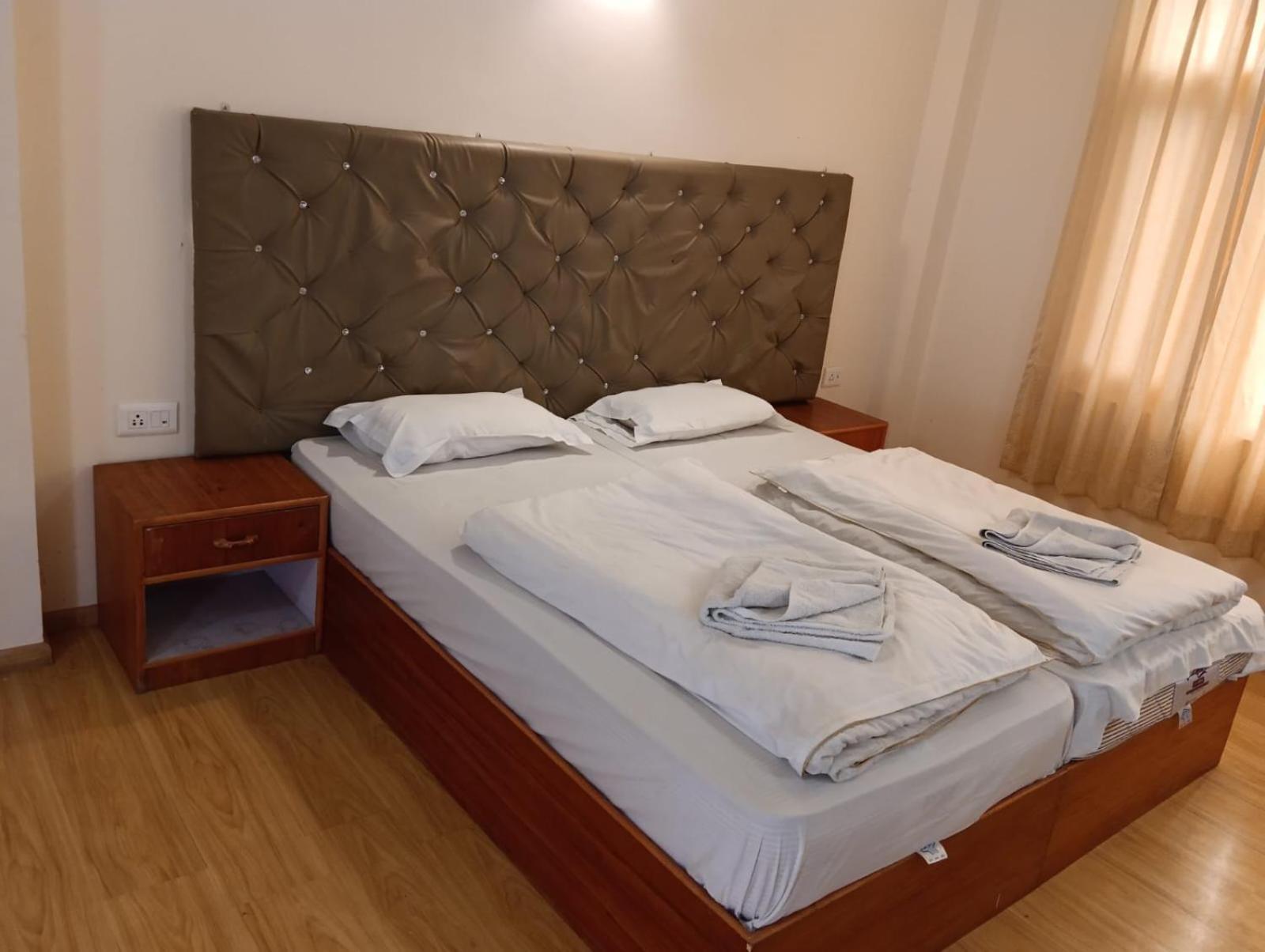 Hotel Dimbir Regency Leh Bagian luar foto